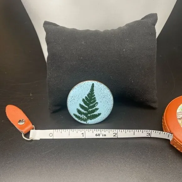 Ladies vintage handmade enameled Christmas tree copper broach - Picture 2 of 7